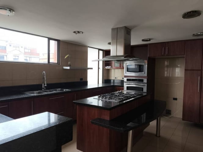 Apartamento de 5 alcobas en venta en Santa Barbara, Bogotá, 379 m² · foto 6 de 20
