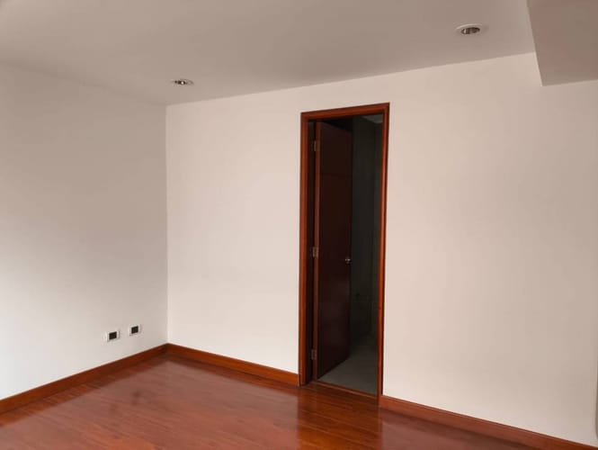 Apartamento de 5 alcobas en venta en Santa Barbara, Bogotá, 379 m² · foto 16 de 20