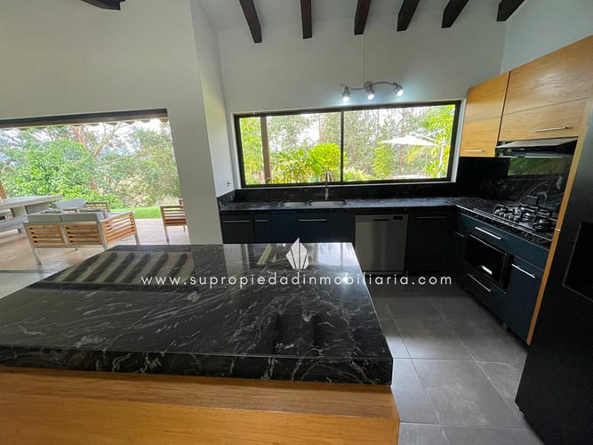 Finca en venta en El Carmen de Viboral, 350 m² · foto 5 de 24