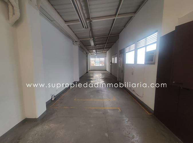 Bodega en arriendo en Viviendas Del Sur, Medellín, 90 m² · foto 3 de 6