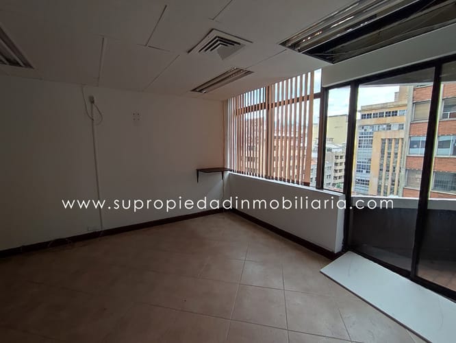 Oficina en venta en La Candelaria, Medellín, 46 m² · foto 4 de 10