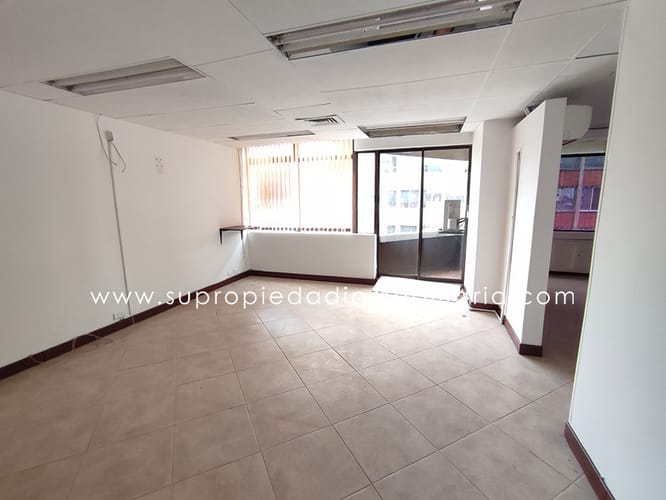 Oficina en venta en La Candelaria, Medellín, 46 m² · foto 5 de 10