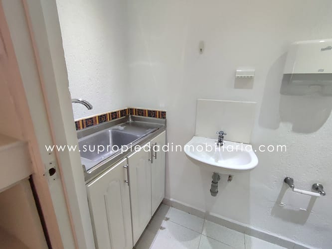 Oficina en venta en La Candelaria, Medellín, 46 m² · foto 7 de 10