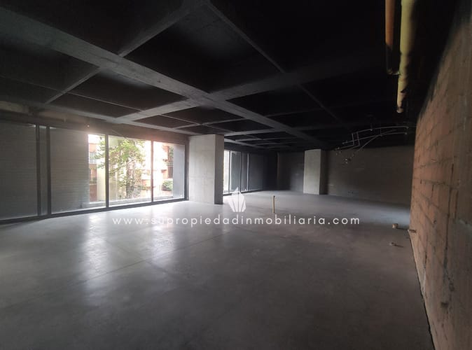 Local en arriendo en Milla De Oro, Medellín, 670 m² · foto 2 de 13
