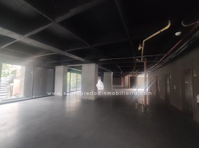 Local en arriendo en Milla De Oro, Medellín, 670 m² · foto 3 de 13