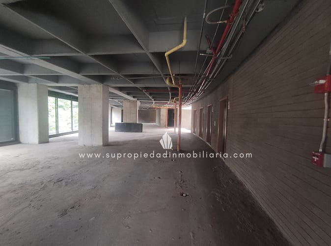 Local en arriendo en Milla De Oro, Medellín, 670 m² · foto 3 de 9