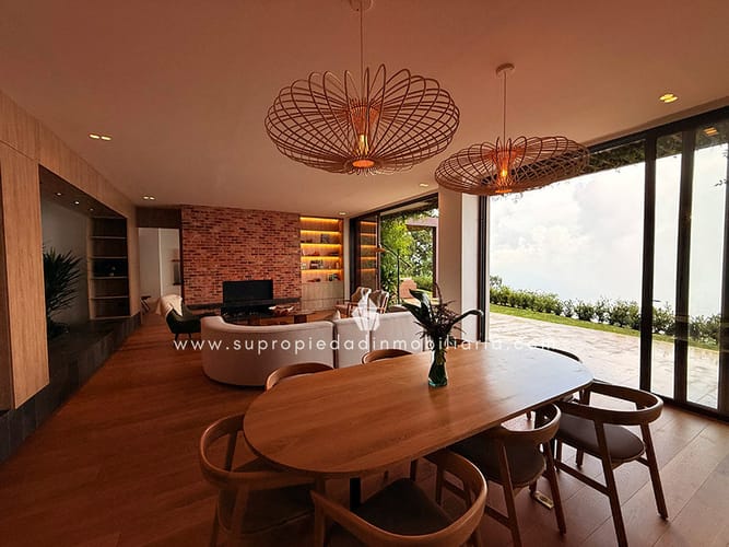 Casa de 6 alcobas en venta en Las Palmas, Medellín, 765 m² · foto 3 de 24