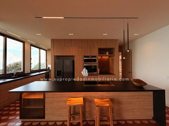 Casa de 6 alcobas en venta en Las Palmas, Medellín, 765 m² · foto 4 de 24