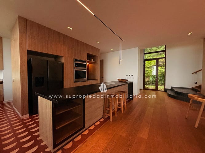 Casa de 6 alcobas en venta en Las Palmas, Medellín, 765 m² · foto 5 de 24