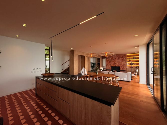 Casa de 6 alcobas en venta en Las Palmas, Medellín, 765 m² · foto 6 de 24