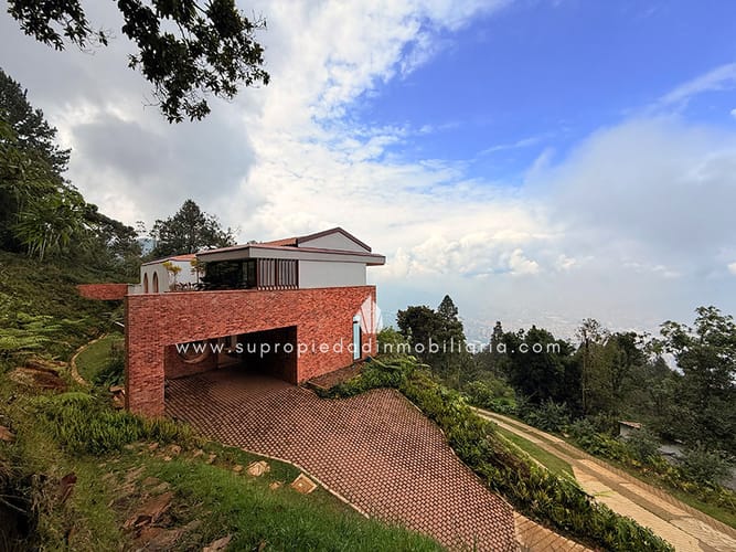 Casa de 6 alcobas en venta en Las Palmas, Medellín, 765 m² · foto 22 de 24