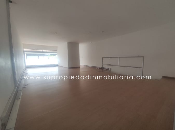 Local en arriendo en La Esmeralda, Envigado, 180 m² · foto 2 de 7