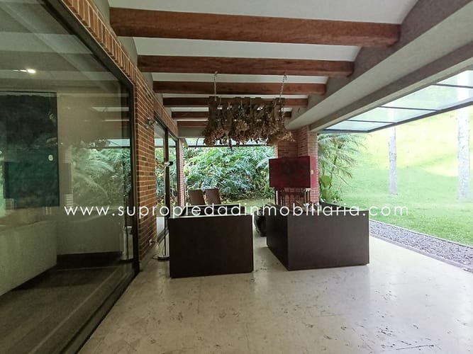 Casa de 3 alcobas en venta en Altos Del Poblado, Medellín, 523 m² · foto 4 de 24
