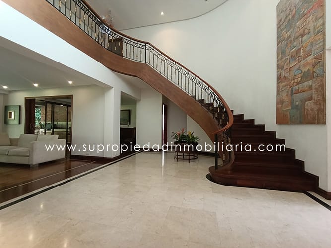 Casa de 3 alcobas en venta en Altos Del Poblado, Medellín, 523 m² · foto 5 de 24
