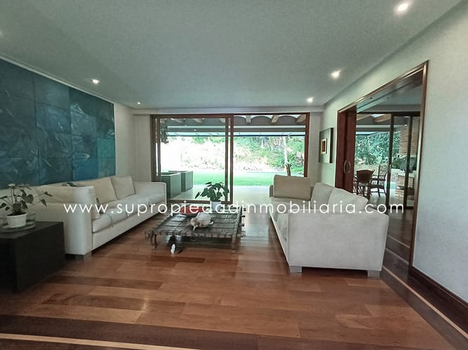 Casa de 3 alcobas en venta en Altos Del Poblado, Medellín, 523 m² · foto 6 de 24