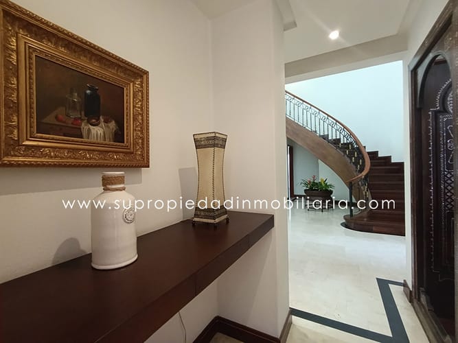 Casa de 3 alcobas en venta en Altos Del Poblado, Medellín, 523 m² · foto 10 de 24