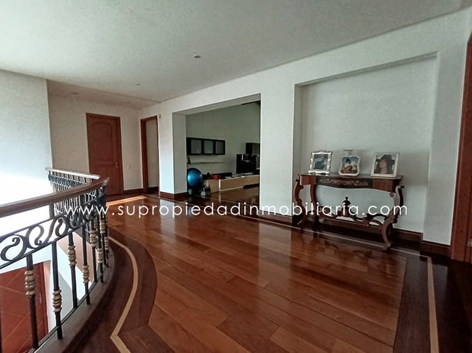 Casa de 3 alcobas en venta en Altos Del Poblado, Medellín, 523 m² · foto 11 de 24