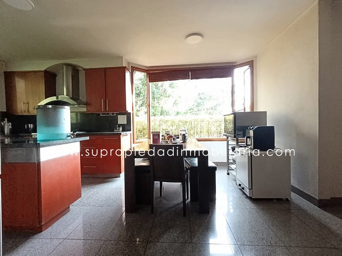 Casa de 3 alcobas en venta en Altos Del Poblado, Medellín, 523 m² · foto 13 de 24