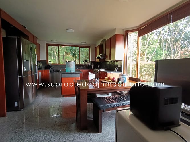 Casa de 3 alcobas en venta en Altos Del Poblado, Medellín, 523 m² · foto 14 de 24