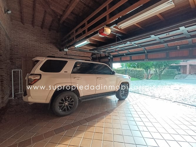 Casa de 3 alcobas en venta en Altos Del Poblado, Medellín, 523 m² · foto 16 de 24
