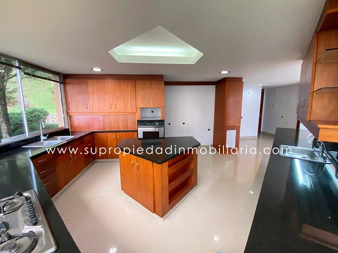 Casa de 3 alcobas en venta en Las Palmas, Medellín, 540 m² · foto 5 de 24