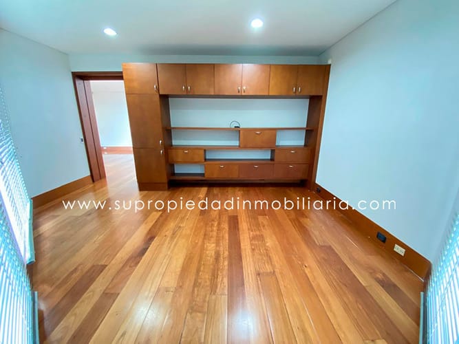 Casa de 3 alcobas en venta en Las Palmas, Medellín, 540 m² · foto 10 de 24