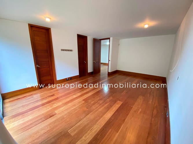 Casa de 3 alcobas en venta en Las Palmas, Medellín, 540 m² · foto 20 de 24