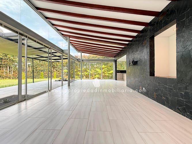 Casa de 4 alcobas en arriendo en Altos Del Escobero, Envigado, 400 m² · foto 7 de 24
