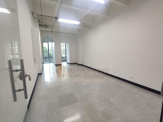 Local en arriendo en Milla De Oro, Medellín, 35 m² · foto 2 de 9