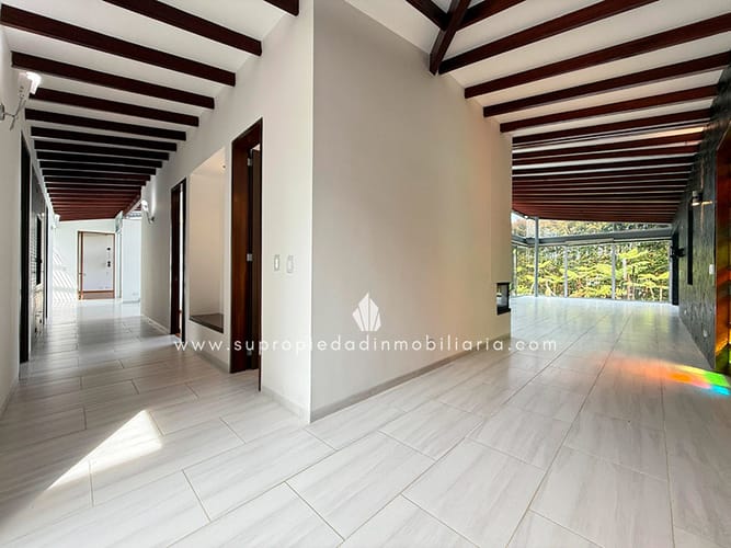 Casa de 4 alcobas en arriendo en Altos Del Escobero, Envigado, 400 m² · foto 17 de 24