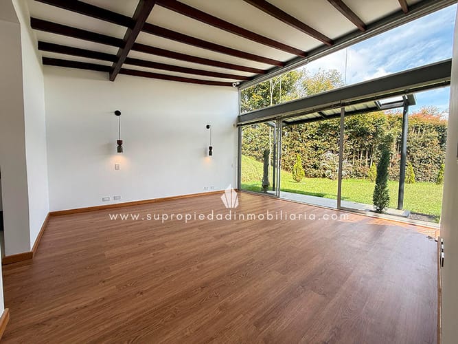 Casa de 4 alcobas en arriendo en Altos Del Escobero, Envigado, 400 m² · foto 18 de 24