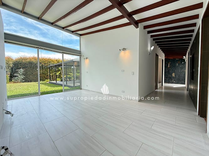 Casa de 4 alcobas en arriendo en Altos Del Escobero, Envigado, 400 m² · foto 20 de 24