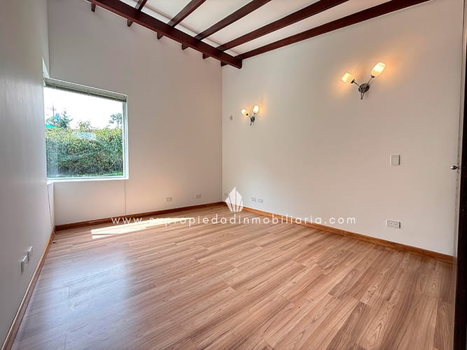 Casa de 4 alcobas en arriendo en Altos Del Escobero, Envigado, 400 m² · foto 21 de 24