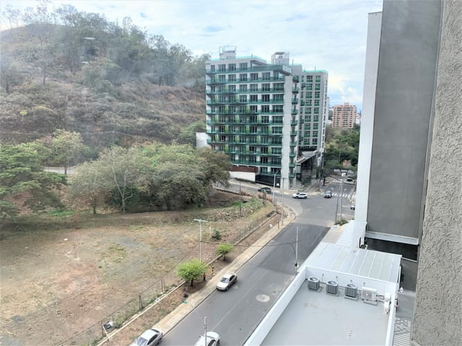 Apartamento en venta en Santa Monica, Cali · foto 3 de 24