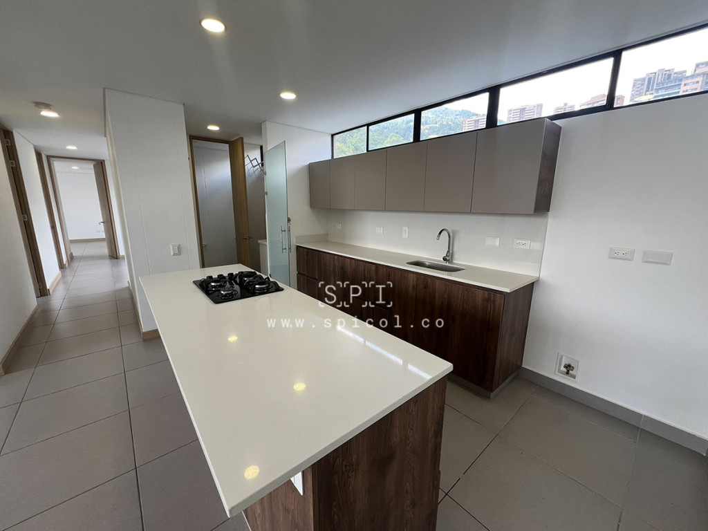 Apartamento en arriendo en Altos Del Poblado, Medellín · foto 3 de 22