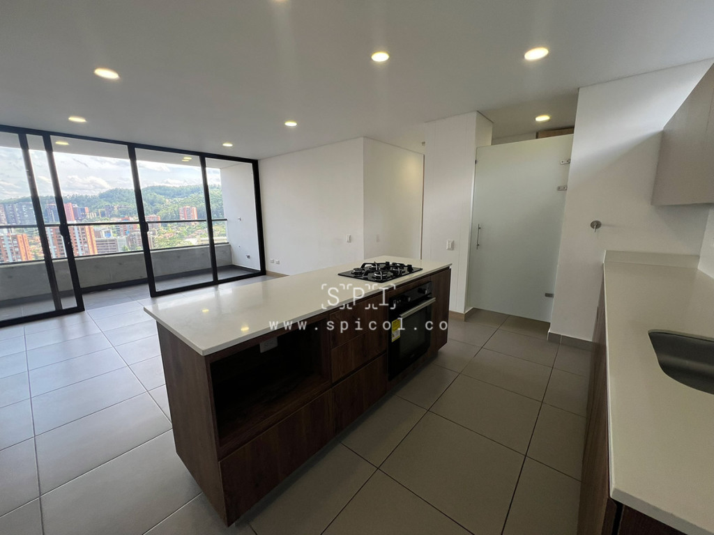 Apartamento en arriendo en Altos Del Poblado, Medellín · foto 4 de 22