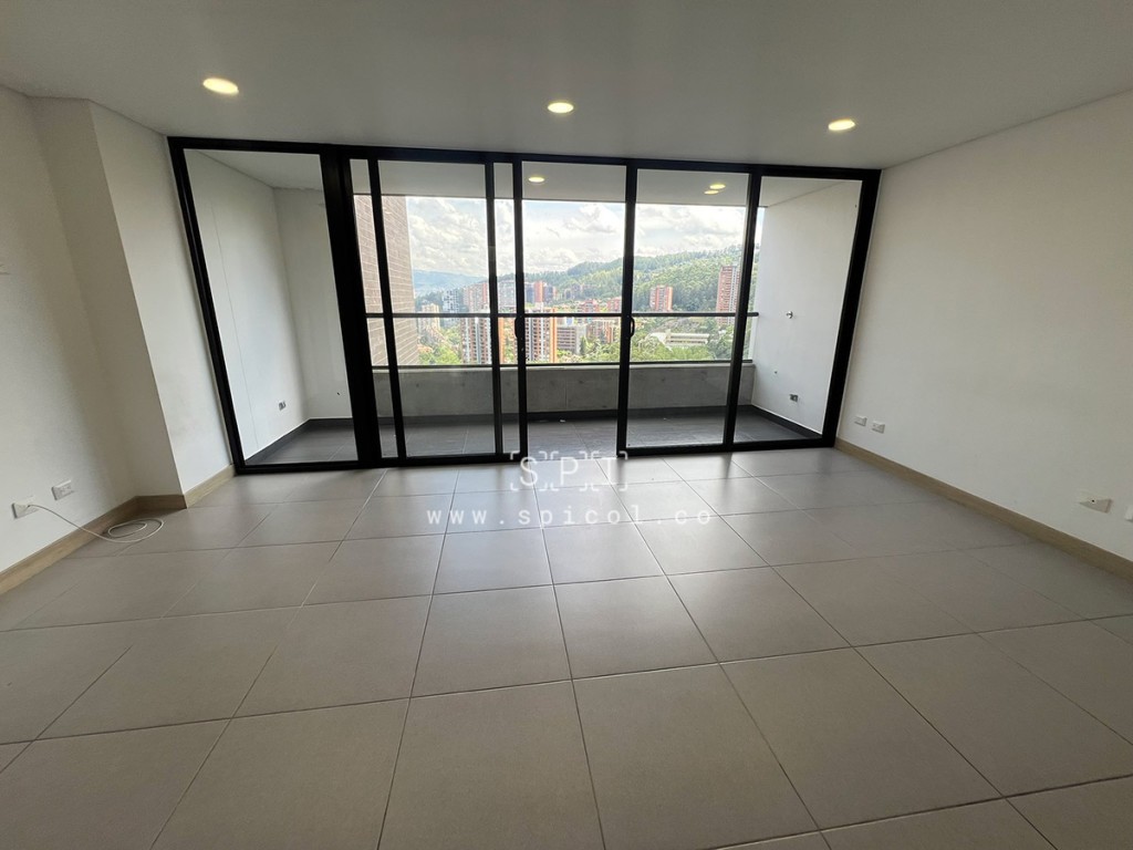Apartamento en arriendo en Altos Del Poblado, Medellín · foto 8 de 22