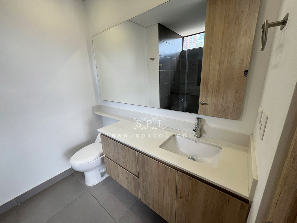 Apartamento en arriendo en Altos Del Poblado, Medellín · foto 20 de 22