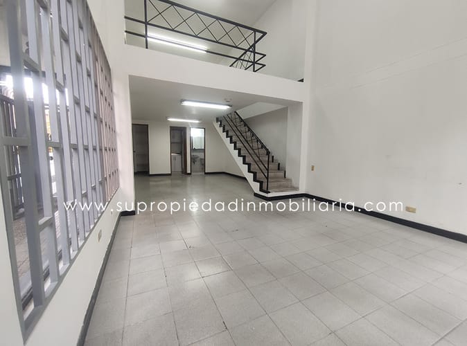Local en arriendo en Lorena, Medellín, 99 m² · foto 2 de 9
