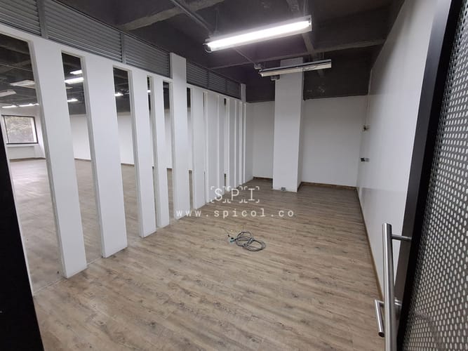 Local en arriendo en La Esmeralda, Itagüí, 659 m² · foto 4 de 24