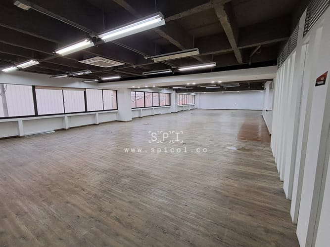 Local en arriendo en La Esmeralda, Itagüí, 659 m² · foto 6 de 24