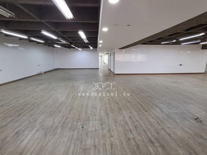 Local en arriendo en La Esmeralda, Itagüí, 659 m² · foto 8 de 24