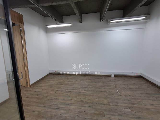 Local en arriendo en La Esmeralda, Itagüí, 659 m² · foto 13 de 24