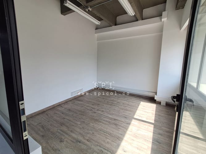Local en arriendo en La Esmeralda, Itagüí, 659 m² · foto 15 de 24