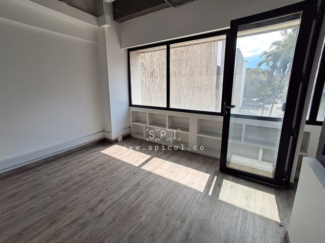 Local en arriendo en La Esmeralda, Itagüí, 659 m² · foto 16 de 24