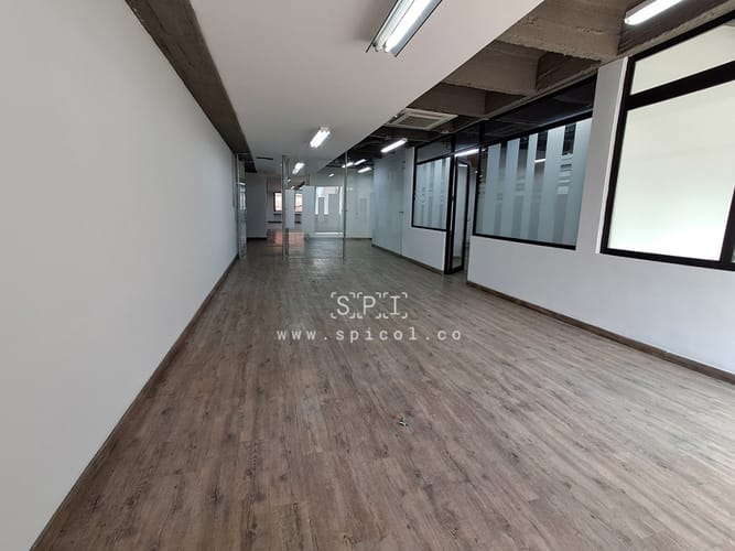 Local en arriendo en La Esmeralda, Itagüí, 659 m² · foto 19 de 24