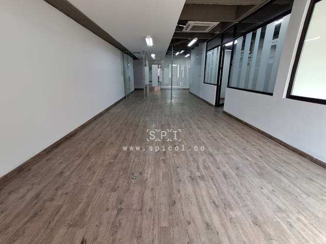 Local en arriendo en La Esmeralda, Itagüí, 659 m² · foto 21 de 24