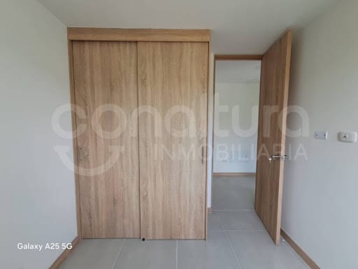 Apartamento de 2 alcobas en venta en Loma De San Jose, Sabaneta, 87 m² · foto 12 de 16