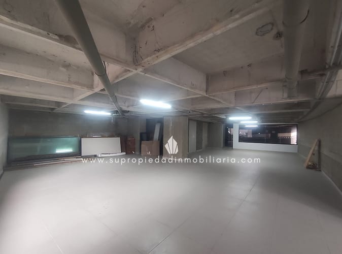 Local en arriendo en Milla De Oro, Medellín, 229 m² · foto 2 de 9