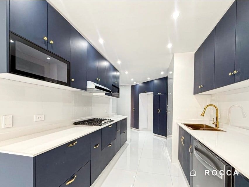 Apartamento de 3 habitaciones en venta en Los Rosales, Bogotá — imagen 1 de 12